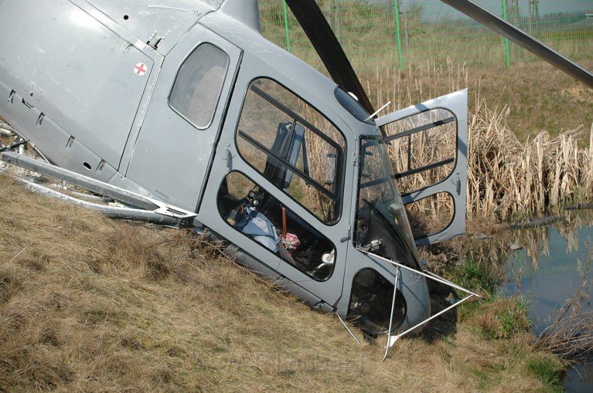 Hubschrauber abgestuerzt in Grafschaft P07.JPG